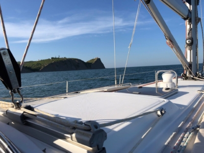 Яхта в открито море с пълни платна - Яхта под наем "Miss Melina"